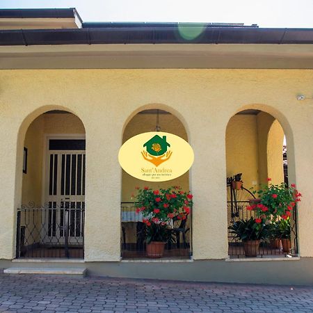 Alloggio Per Uso Turistico Sant'Andrea Lariano エクステリア 写真